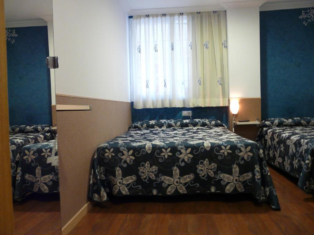 Hostal Gaudi Cuenca Куэнка Номер фото