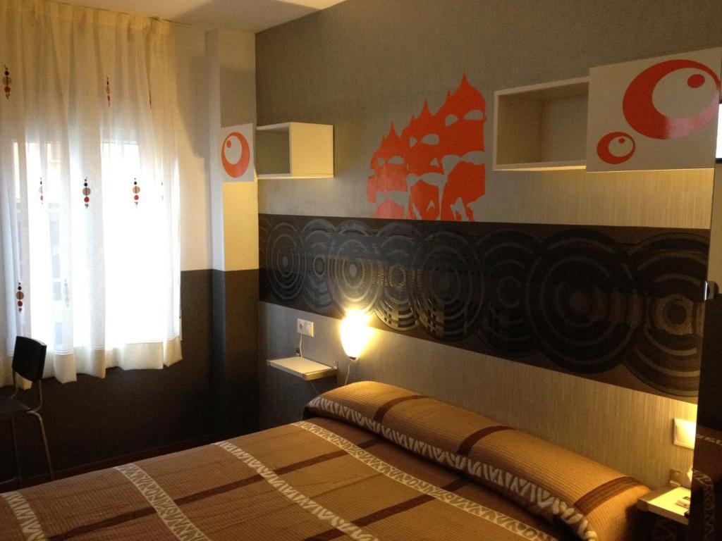 Hostal Gaudi Cuenca Куэнка Номер фото