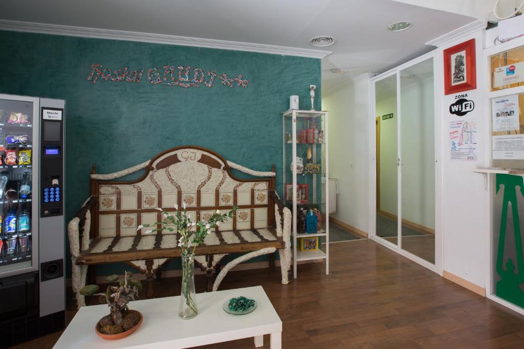 Hostal Gaudi Cuenca Куэнка Экстерьер фото