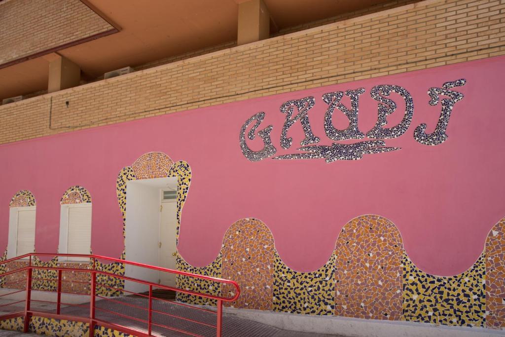 Hostal Gaudi Cuenca Куэнка Экстерьер фото